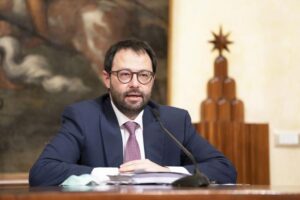 Il ministro Stefano Patuanelli