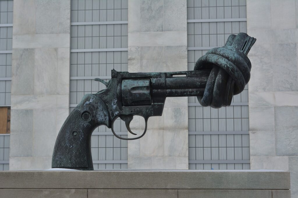 Osservatorio 25-09 pistola monumento