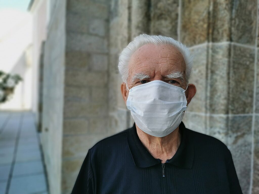 Coronavirus vaccini anziano fragile