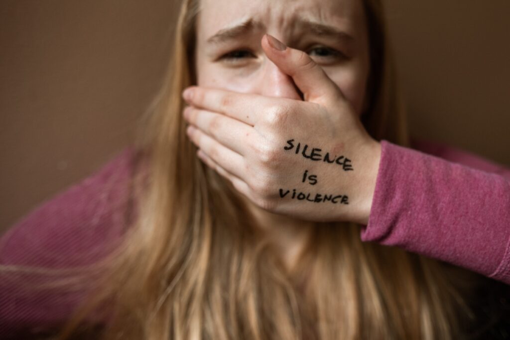 PP Violenza di genere - Silence is violence