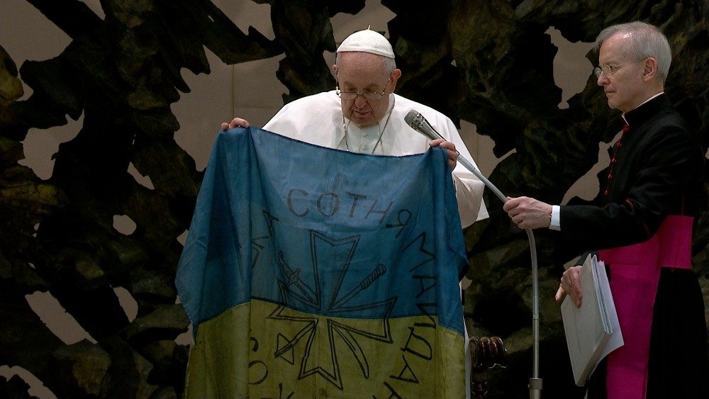02 PP Ucraina - papa Francesco Bucha