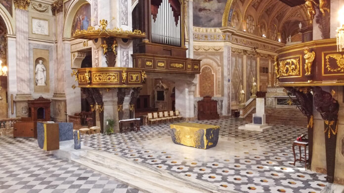 DIO Vigevano Duomo altare nuovo