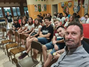I giovani in partenza con don Riccardo Campari
