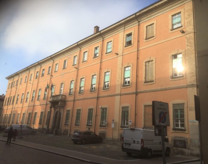 Palazzo_del_tribunale_pavia