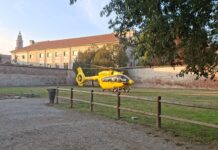 Vigevano, si infilza da solo con un coltello: i soccorsi in elicottero